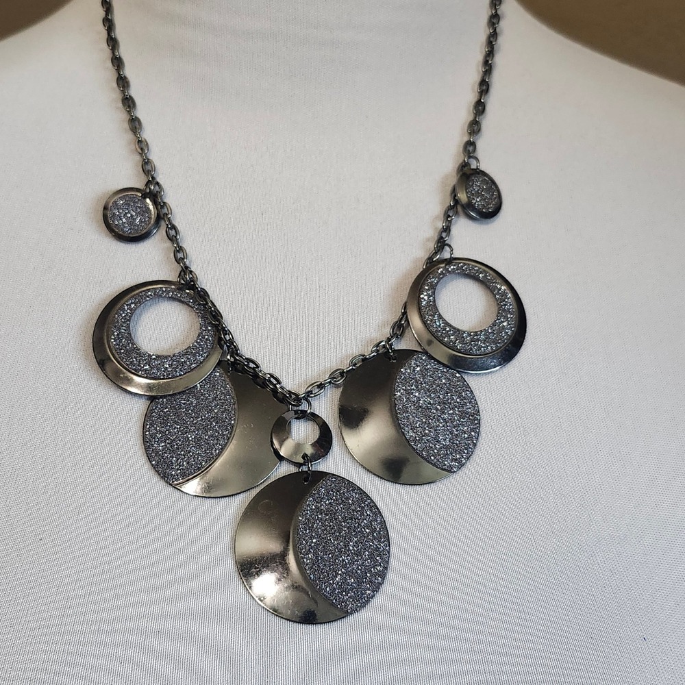 Statement Necklace Silver Tone Gray Glitter Circle Pendant Chain Fashion